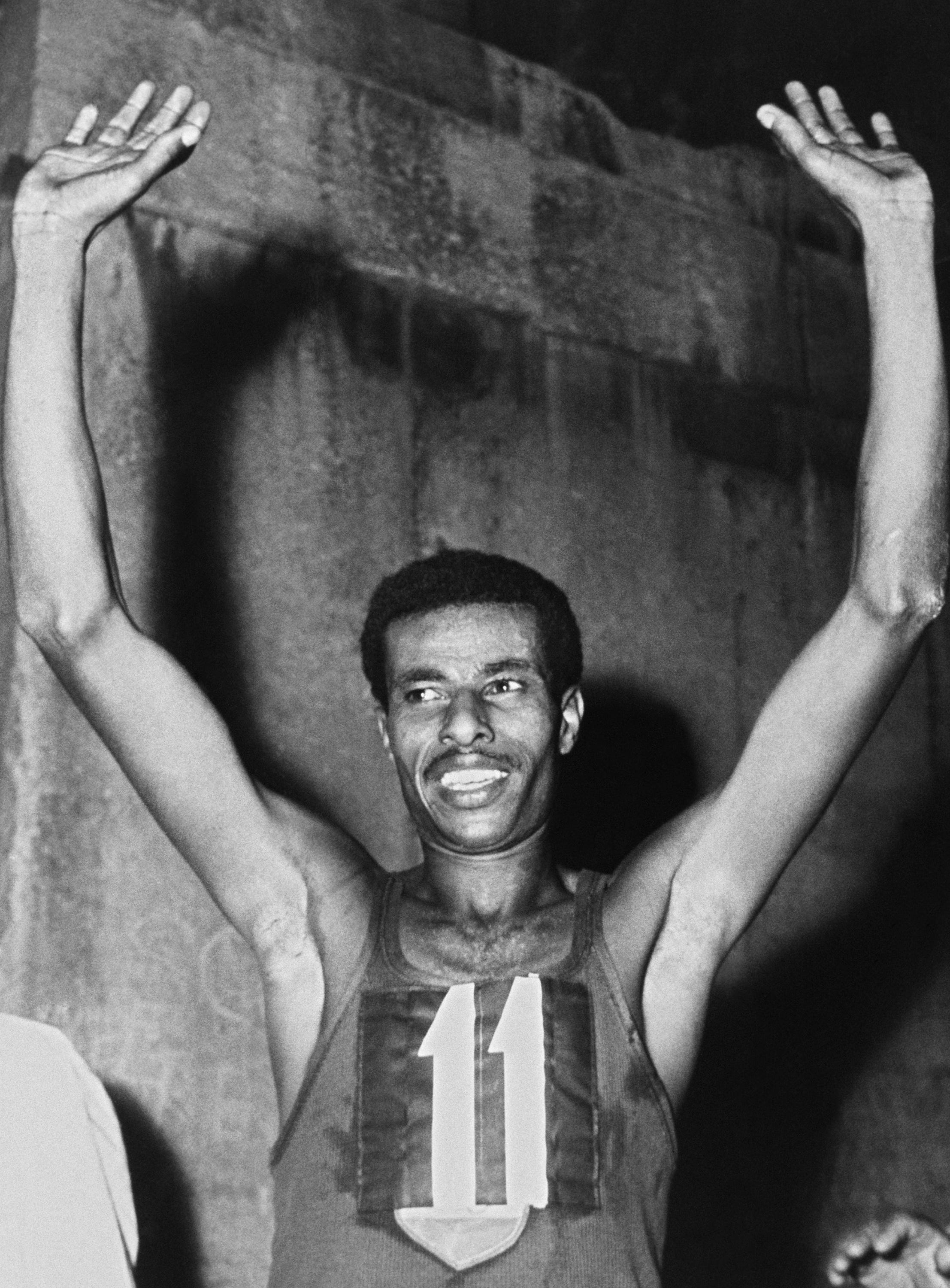 Ethiopian marathon runner barefoot clearance